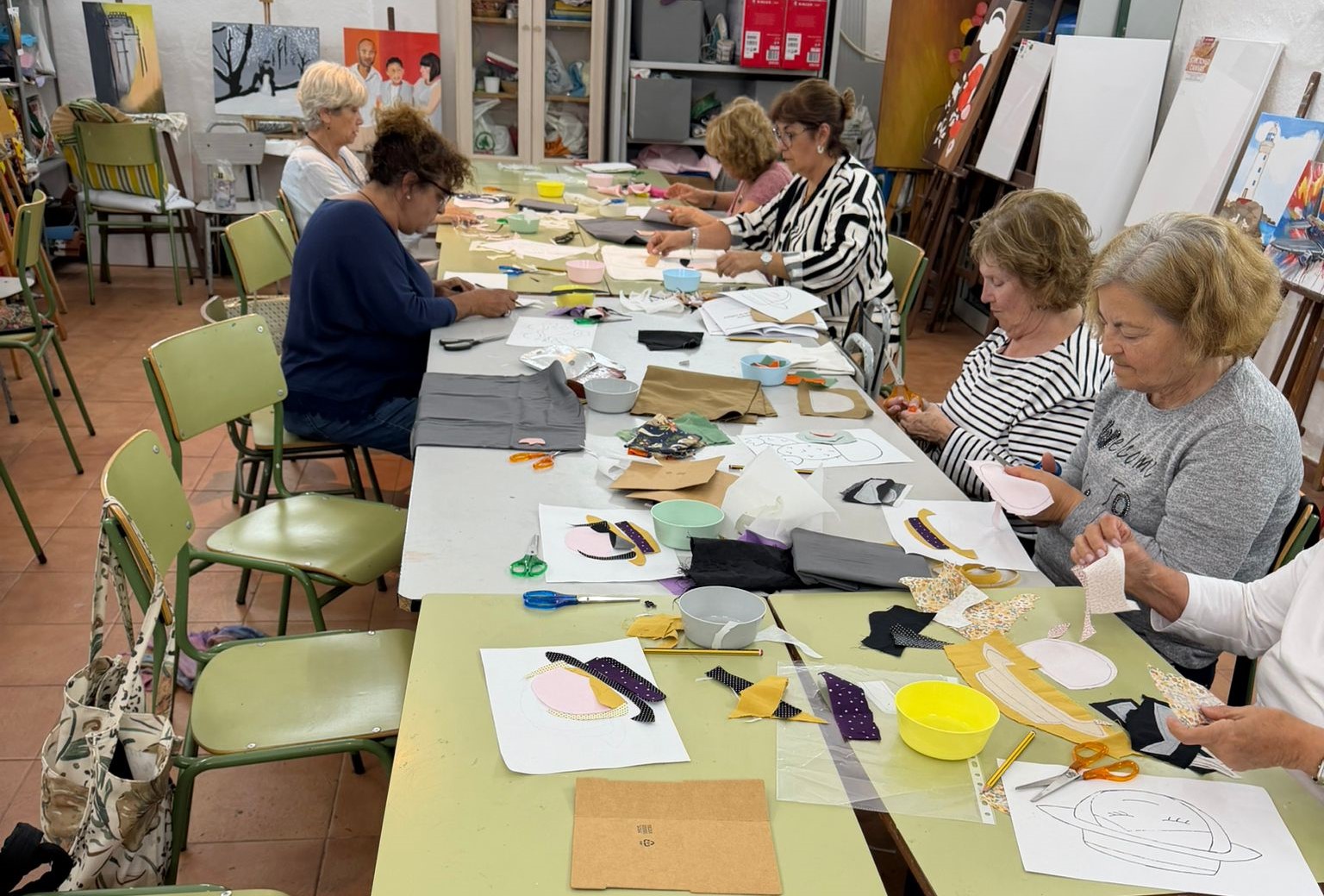 El objetivo es reforzar el envejecimiento activo a través de la artesanía, la identidad canaria y la creación