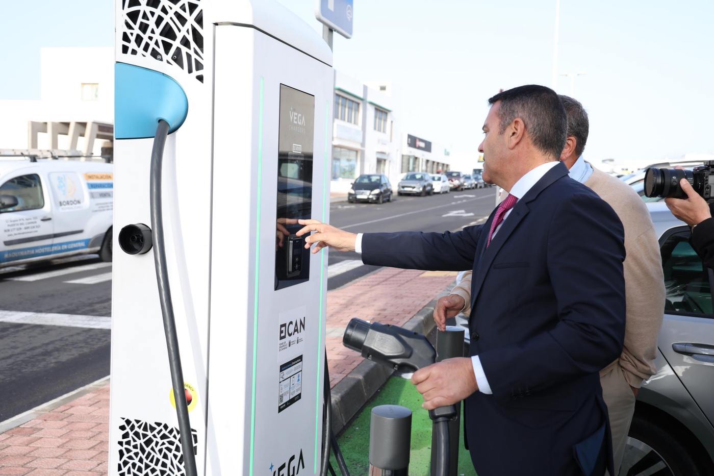 Nuevos puntos de recarga para vehículos eléctricos en todos los municipios de la isla Nuevos puntos de recarga para vehículos eléctricos en todos los municipios de la isla