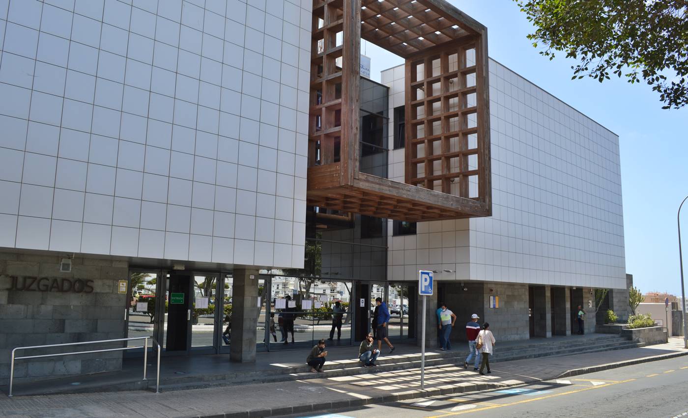 A juicio por fabricar casi diez mil euros en billetes falsos en Lanzarote