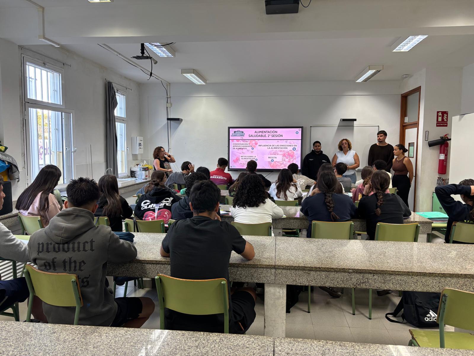    La iniciativa comunitaria promueve hábitos de alimentación saludable entre la juventud que cursa estudios superiores fuera de la isla
