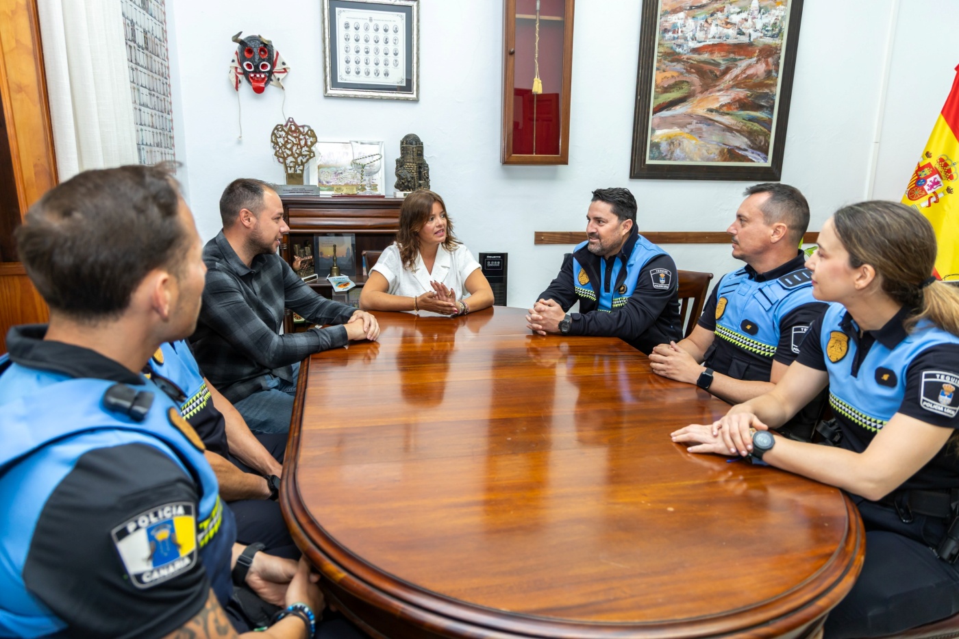 El Ayuntamiento incorpora a los nuevos agentes, mantiene la formación continua del cuerpo y activa los nuevos procedimientos para sumar más plazas El Ayuntamiento incorpora a los nuevos agentes, mantiene la formación continua del cuerpo y activa los nuevos procedimientos para sumar más plazas
