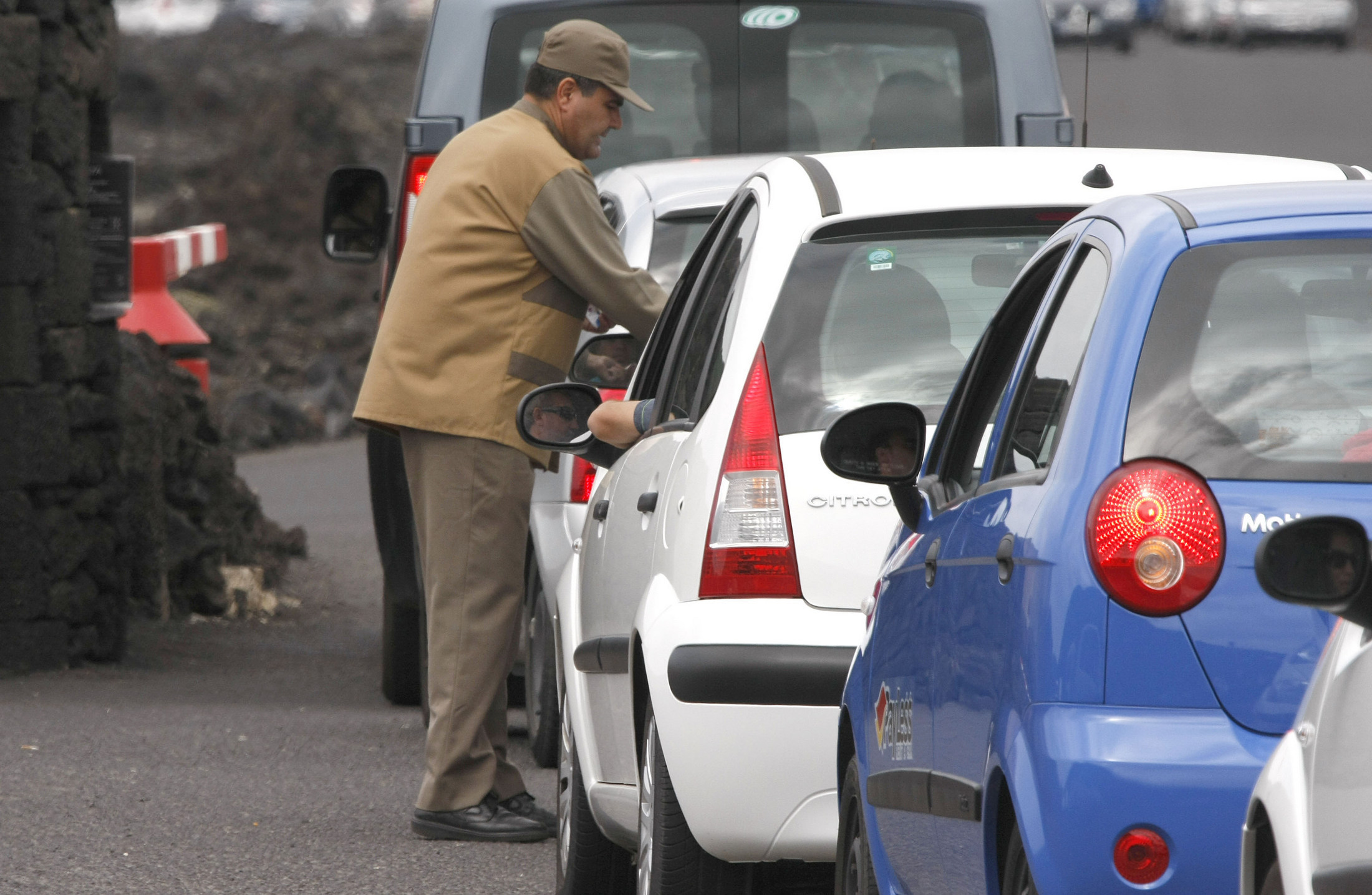La implantación de la entrada por tramos horarios podría suavizar las colas La implantación de la entrada por tramos horarios podría suavizar las colas