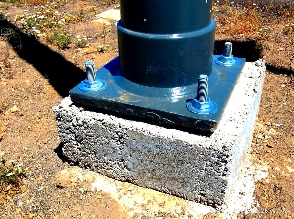 Temor al desplome de las farolas de Masdache