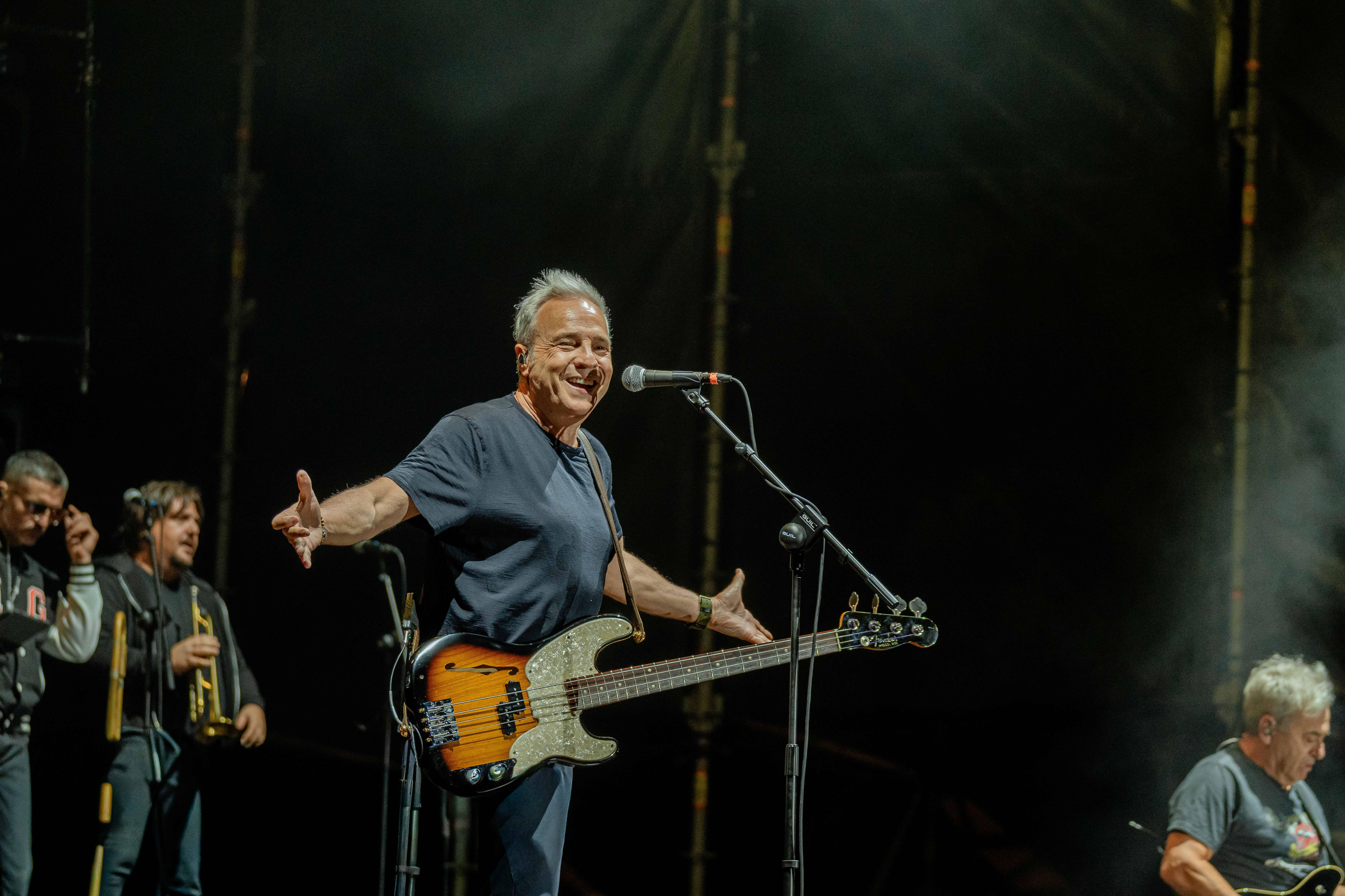 Hombres G conquistan el segundo d&iacute;a del Lava Live Arrecife ante miles de asistentes