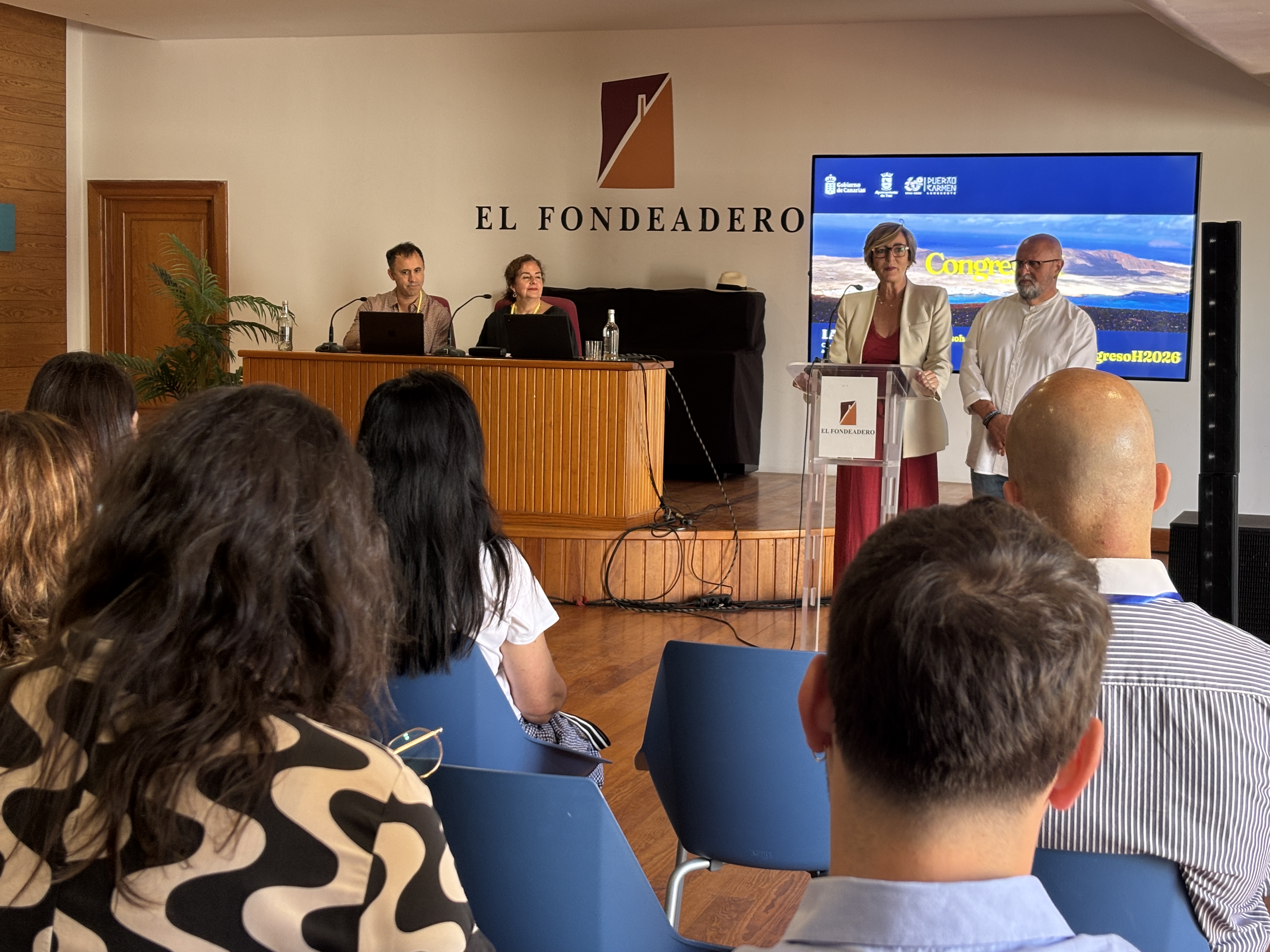 El encuentro fue inaugurado hoy por el catedrático de la Universidad Complutense de Madrid, Jesús González Requena El encuentro fue inaugurado hoy por el catedrático de la Universidad Complutense de Madrid, Jesús González Requena