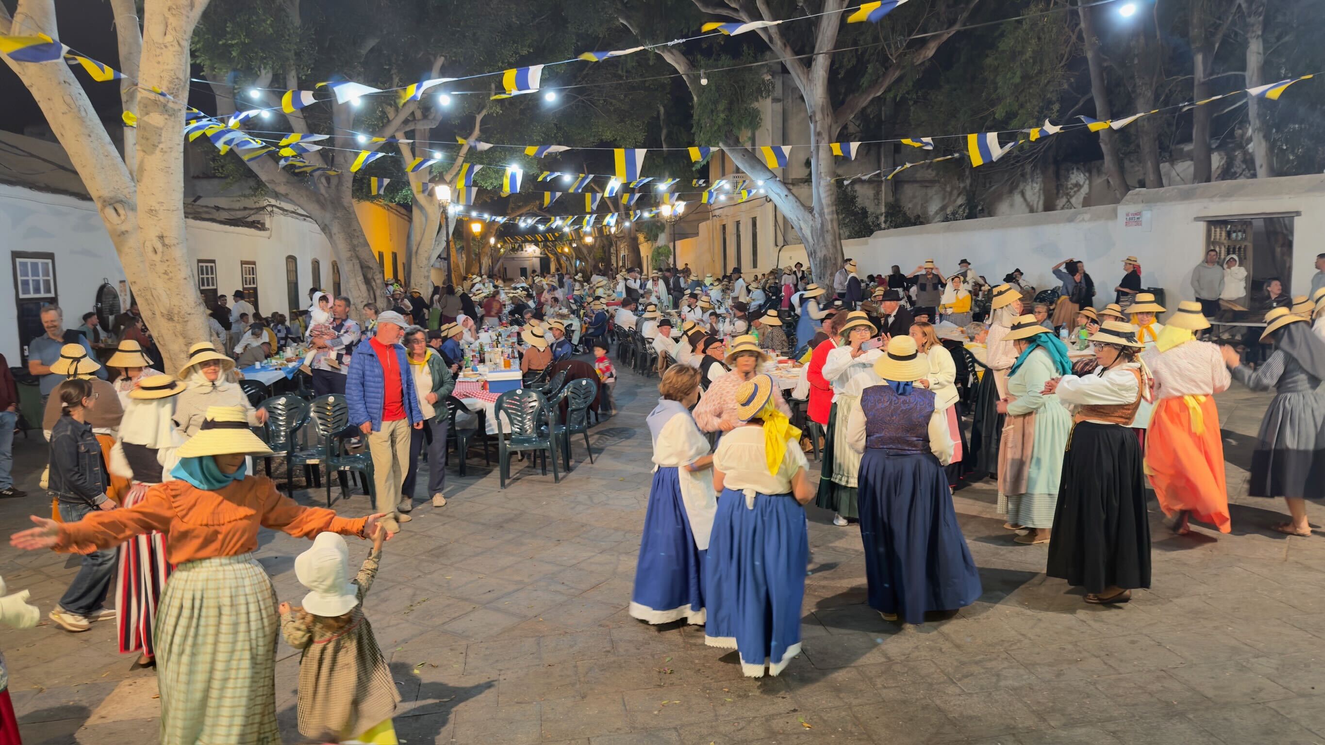 La tradicional celebración del Día de Canarias reunió a vecinos, familias y colectivos en una jornada marcada por la convivencia y la cultura popular