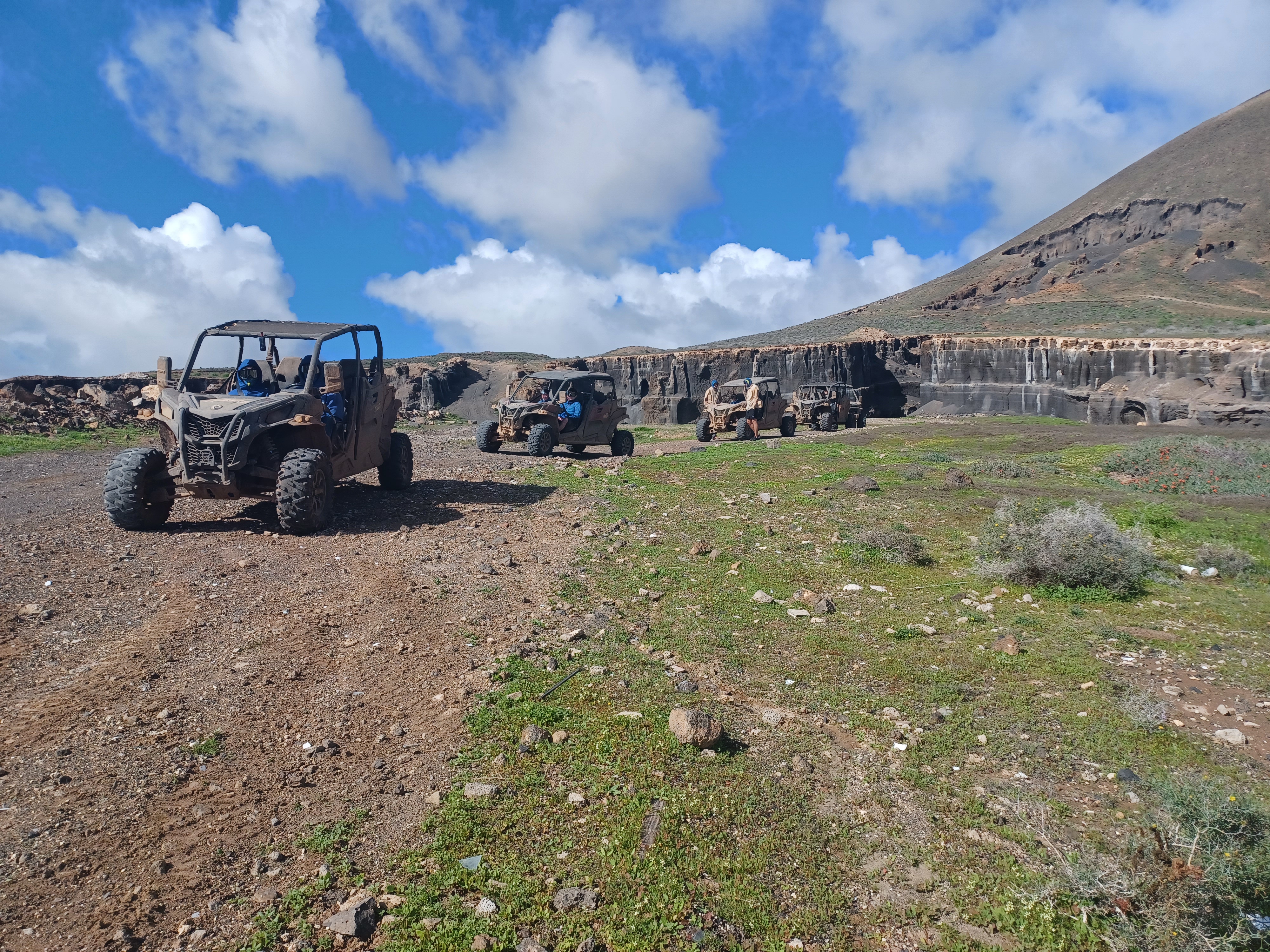 Los participantes abandonaron la red de caminos autorizados en el Barranco de Las Piletas, una actuación denunciada por la Guardia Civil