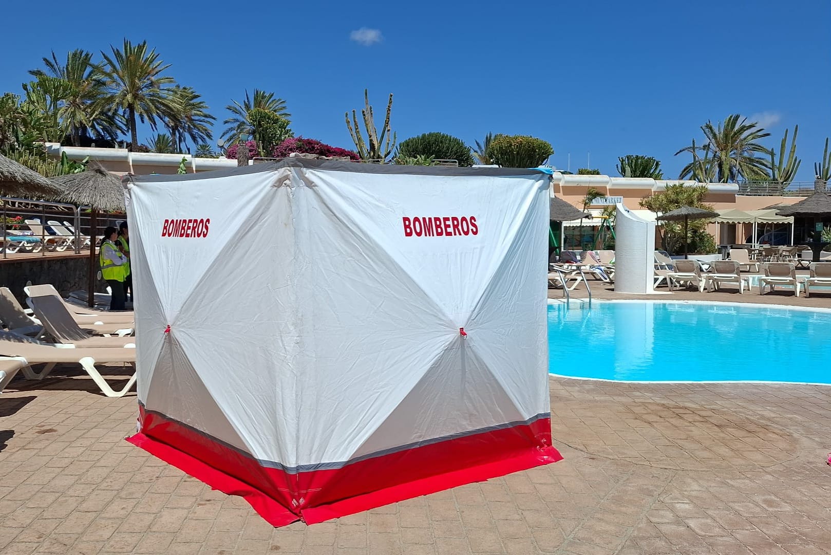 Muere una ni&ntilde;a de 4 a&ntilde;os tras sufrir un ahogamiento en un hotel de Playa Blanca