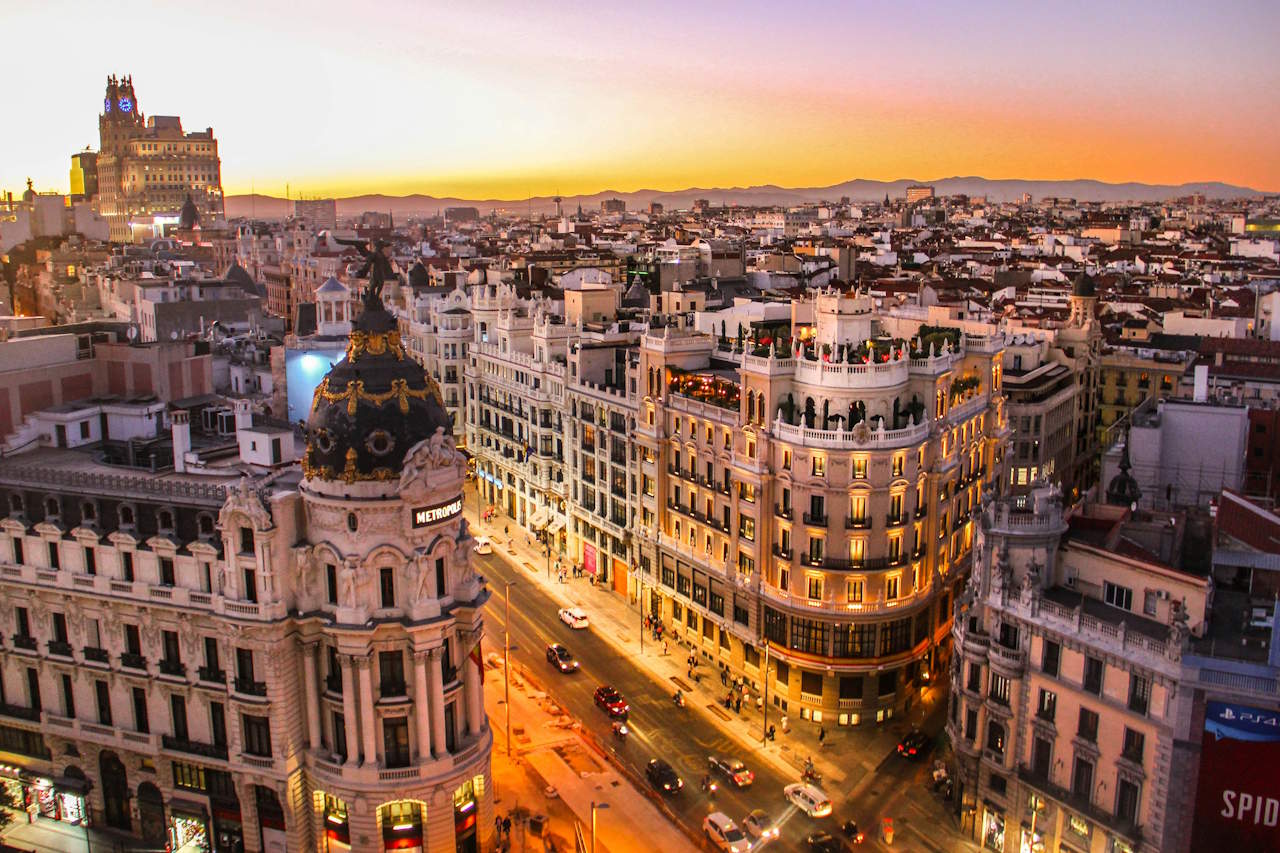 Turismo y Ocio Nocturno: Las tendencias digitales que dominan el 2026