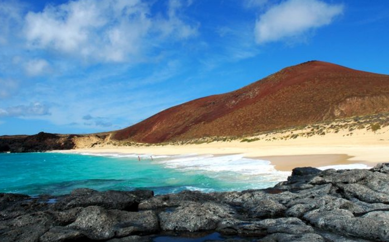 La playa canaria que aspira a ser la mejor de Espa&ntilde;a est&aacute; en La Graciosa