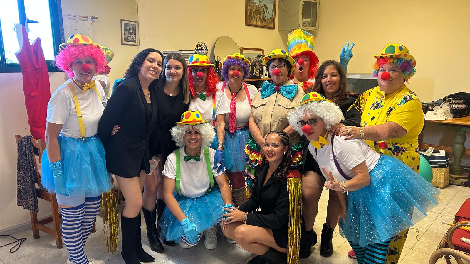 El Salón del CSC Yacomar se llenó para disfrutar de una espectacular gala marcada por la música, el humor y un emocionante homenaje final a Eurovisión El Salón del CSC Yacomar se llenó para disfrutar de una espectacular gala marcada por la música, el humor y un emocionante homenaje final a Eurovisión