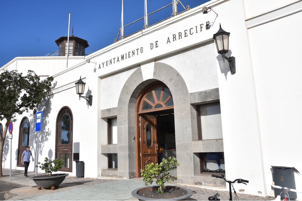 Las plazas incluían puestos de Técnico de Administración Especial; Ingenieros Industriales y Psicólogos y arquitecto