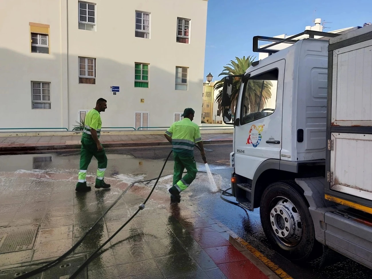 Arrecife garantiza la continuidad del servicio y la recogida de residuos y prepara el refuerzo del servicio Arrecife garantiza la continuidad del servicio y la recogida de residuos y prepara el refuerzo del servicio