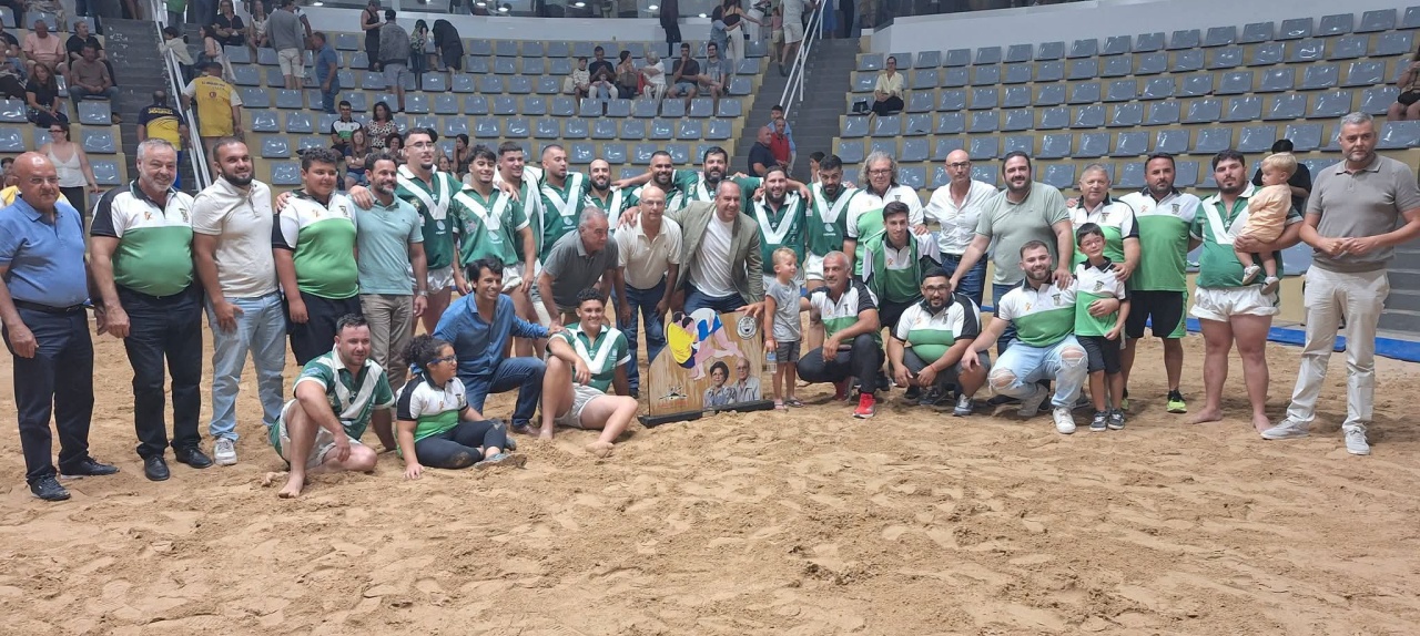Gran fiesta de la Lucha Canaria en el reconocimiento a la familia Cabrera Medina