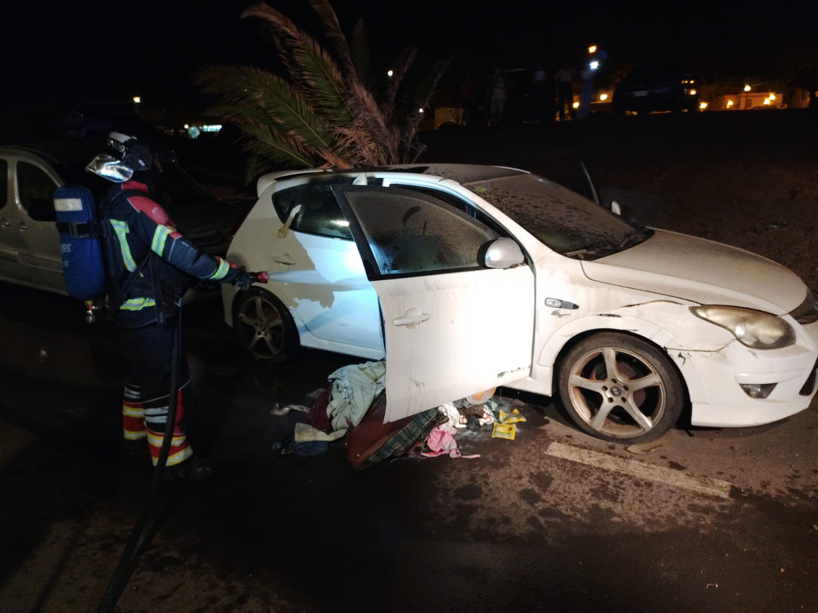arde un coche arde un coche