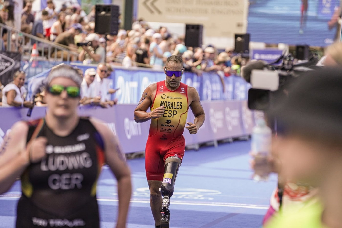 El triatleta conejero cedió ante los dos adversarios en los tres parciales, siendo el tramo en bicicleta su mejor propuesta en la competición germana El triatleta conejero cedió ante los dos adversarios en los tres parciales, siendo el tramo en bicicleta su mejor propuesta en la competición germana