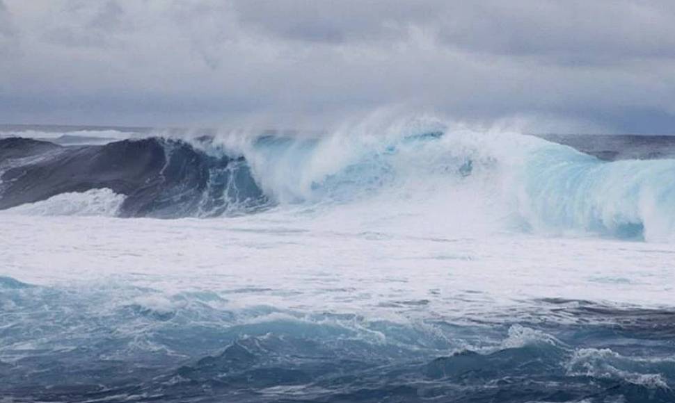 Lanzarote afronta una jornada de fuerte marejada y viento del nordeste