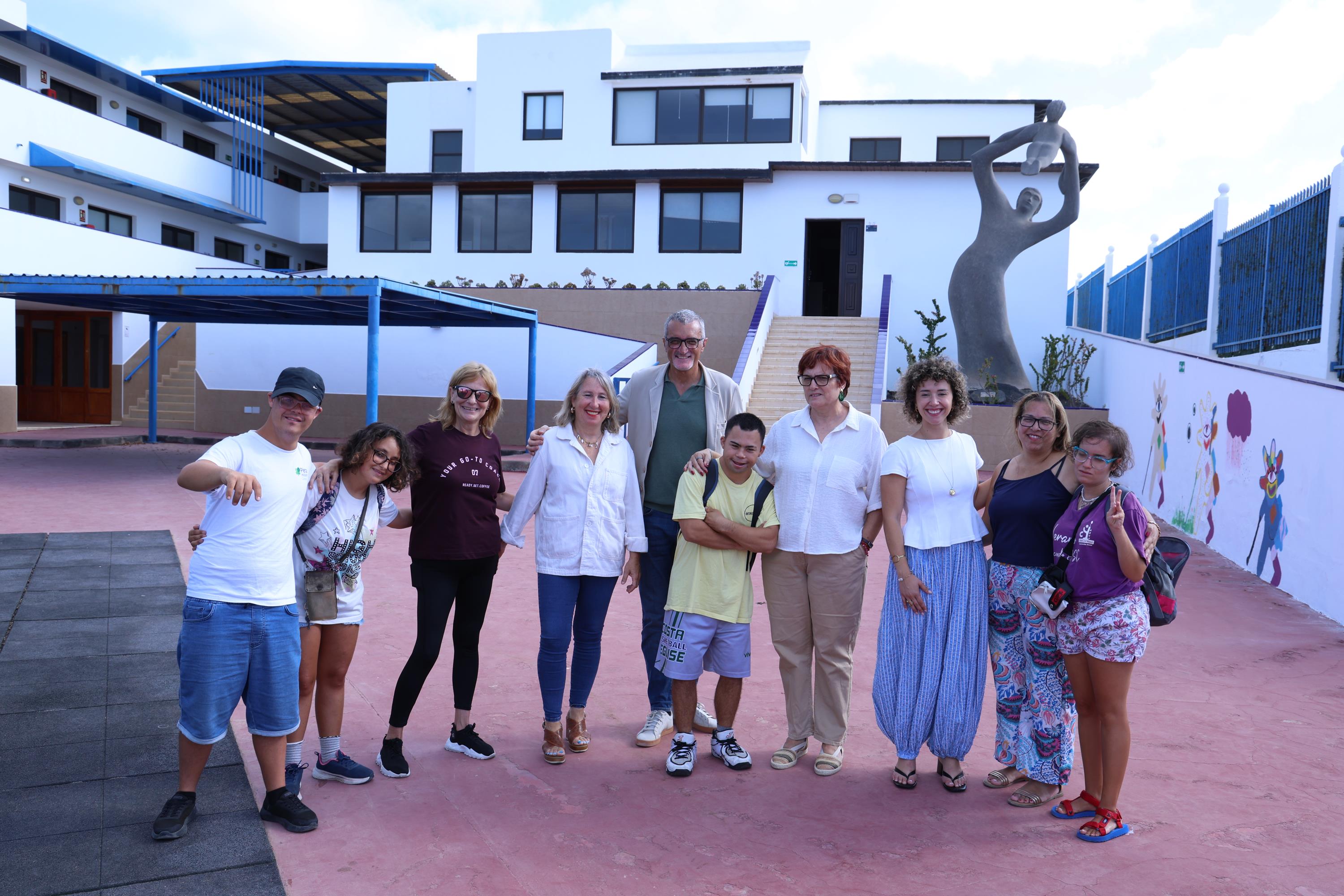 Un total de 19 jóvenes con discapacidad intelectual de Lanzarote y Fuerteventura disfrutan de un programa de actividades lúdicas y formativas adaptadas durante el periodo estival Un total de 19 jóvenes con discapacidad intelectual de Lanzarote y Fuerteventura disfrutan de un programa de actividades lúdicas y formativas adaptadas durante el periodo estival