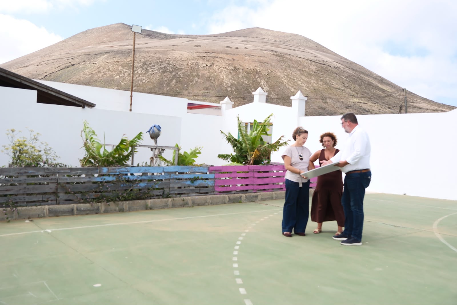 La actuación contempla la creación de un área recreativa de usos múltiples y la mejora de las zonas deportivas e infantiles La actuación contempla la creación de un área recreativa de usos múltiples y la mejora de las zonas deportivas e infantiles