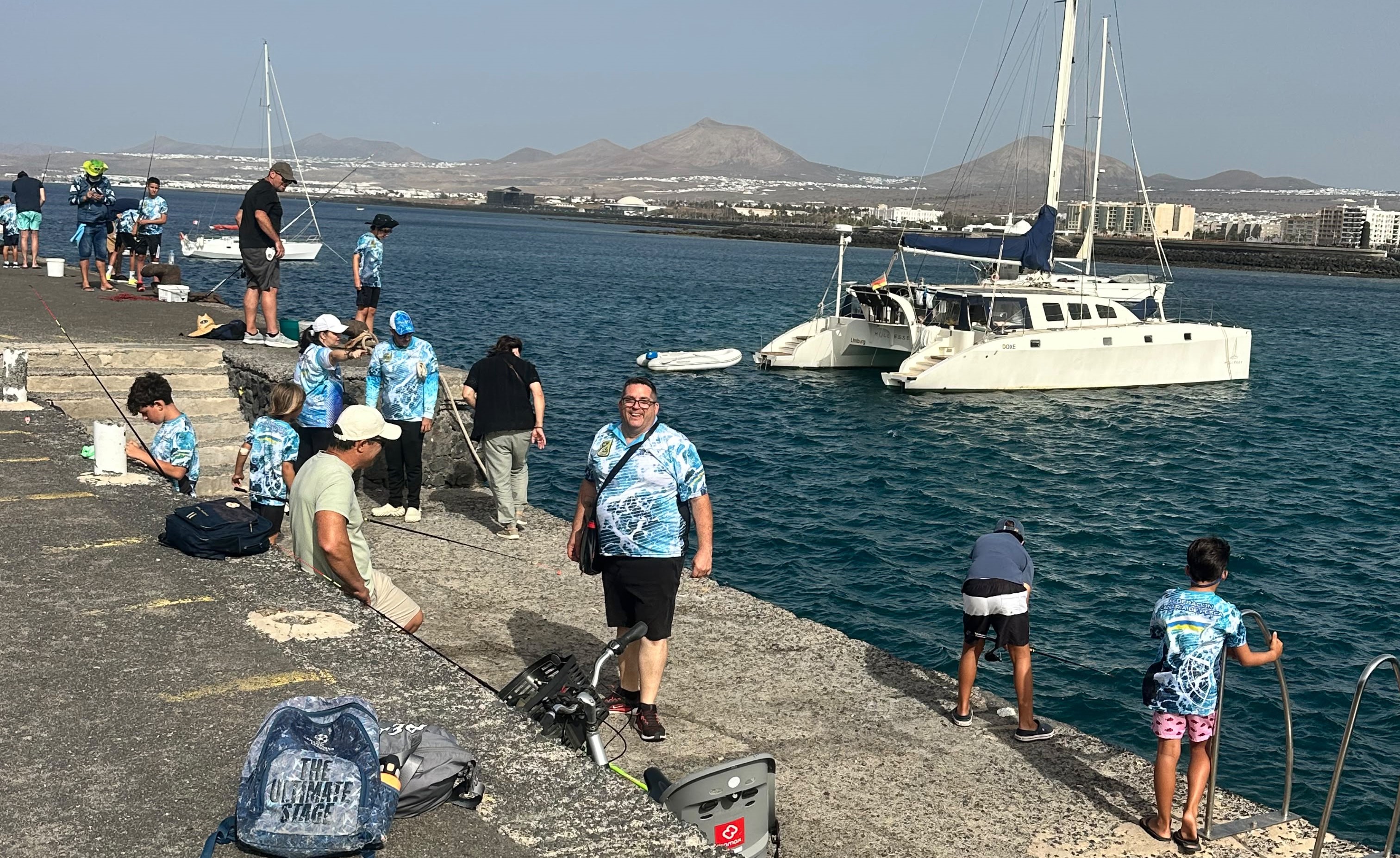 Más de una veintena de niñas y niños participaron en el curso de pesca impulsado por el Club El Jalón, el Gobierno de Canarias y la Federación Canaria de Pesca Más de una veintena de niñas y niños participaron en el curso de pesca impulsado por el Club El Jalón, el Gobierno de Canarias y la Federación Canaria de Pesca