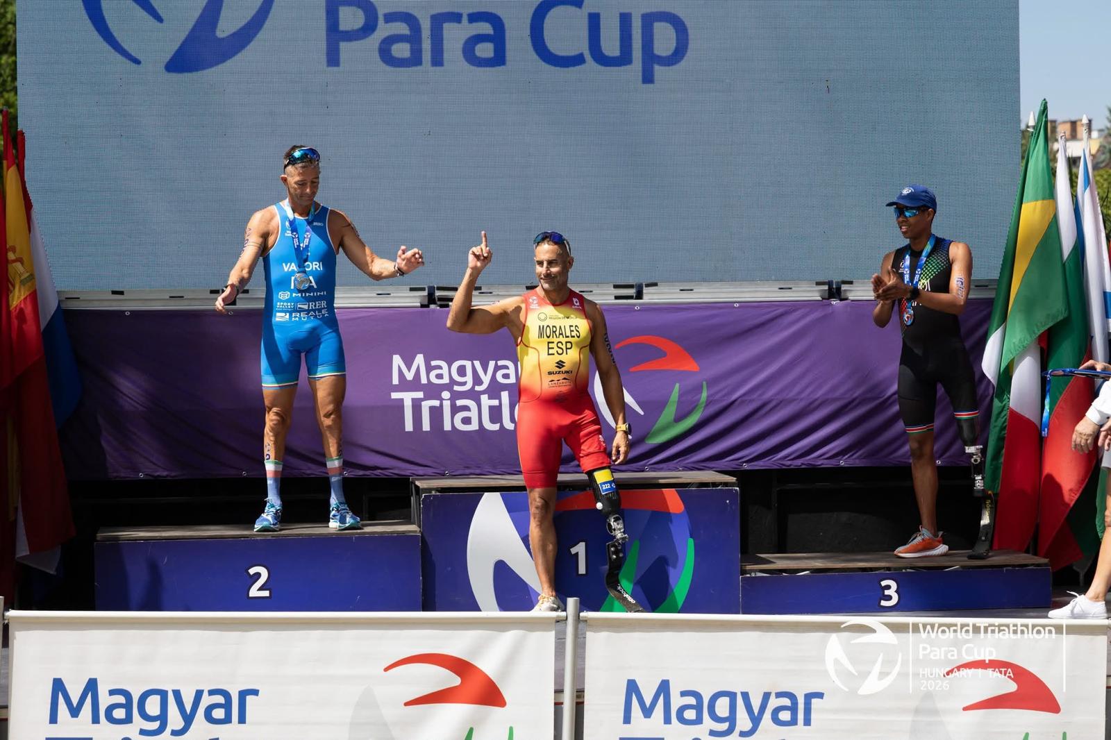 El paratriatleta lanzaroteño domina la prueba de Mérida en la categoría PTS2 y suma un nuevo título nacional tras su reciente victoria en el Mundial de Hungría