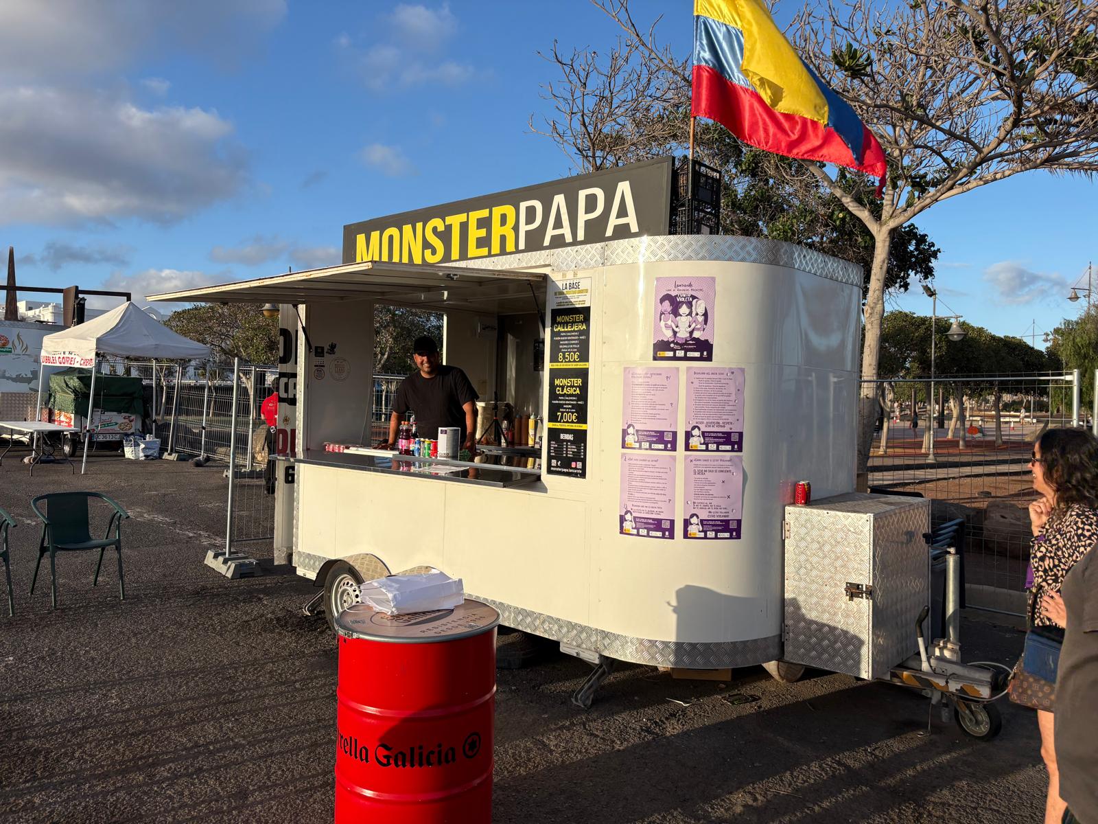 La iniciativa, desarrollada por personal del Servicio Integral de Atención a la Mujer, trasladó pautas de actuación y prevención a quienes trabajan directamente en los espacios festivos La iniciativa, desarrollada por personal del Servicio Integral de Atención a la Mujer, trasladó pautas de actuación y prevención a quienes trabajan directamente en los espacios festivos