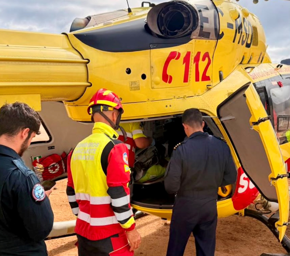 El hombre, de 68 años, fue evacuado en helicóptero hasta el Hospital General de Lanzarote El hombre, de 68 años, fue evacuado en helicóptero hasta el Hospital General de Lanzarote