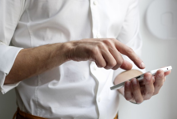 ¿Cómo aplicar el registro de jornada con turnos partidos en hostelería? Descubre la app de control horario para trabajadores en el sector turístico canario. ¿Cómo aplicar el registro de jornada con turnos partidos en hostelería? Descubre la app de control horario para trabajadores en el sector turístico canario.