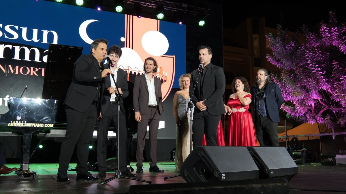 Pancho Corujo ofreció junto a diez jóvenes talentos líricos una memorable noche de ópera y zarzuela por San Ginés Pancho Corujo ofreció junto a diez jóvenes talentos líricos una memorable noche de ópera y zarzuela por San Ginés