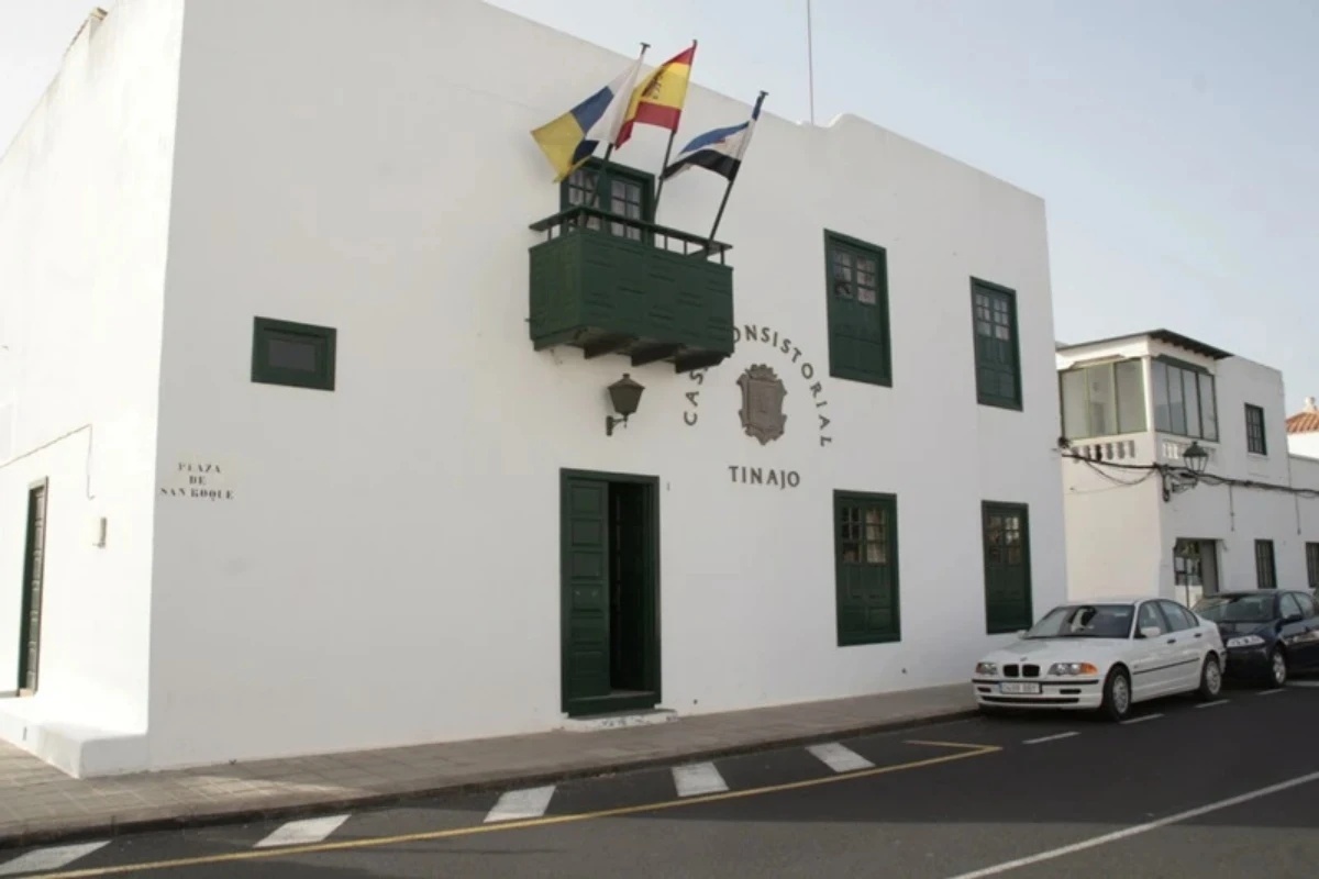 Denuncian más de 400.000 euros en facturas sin contrato