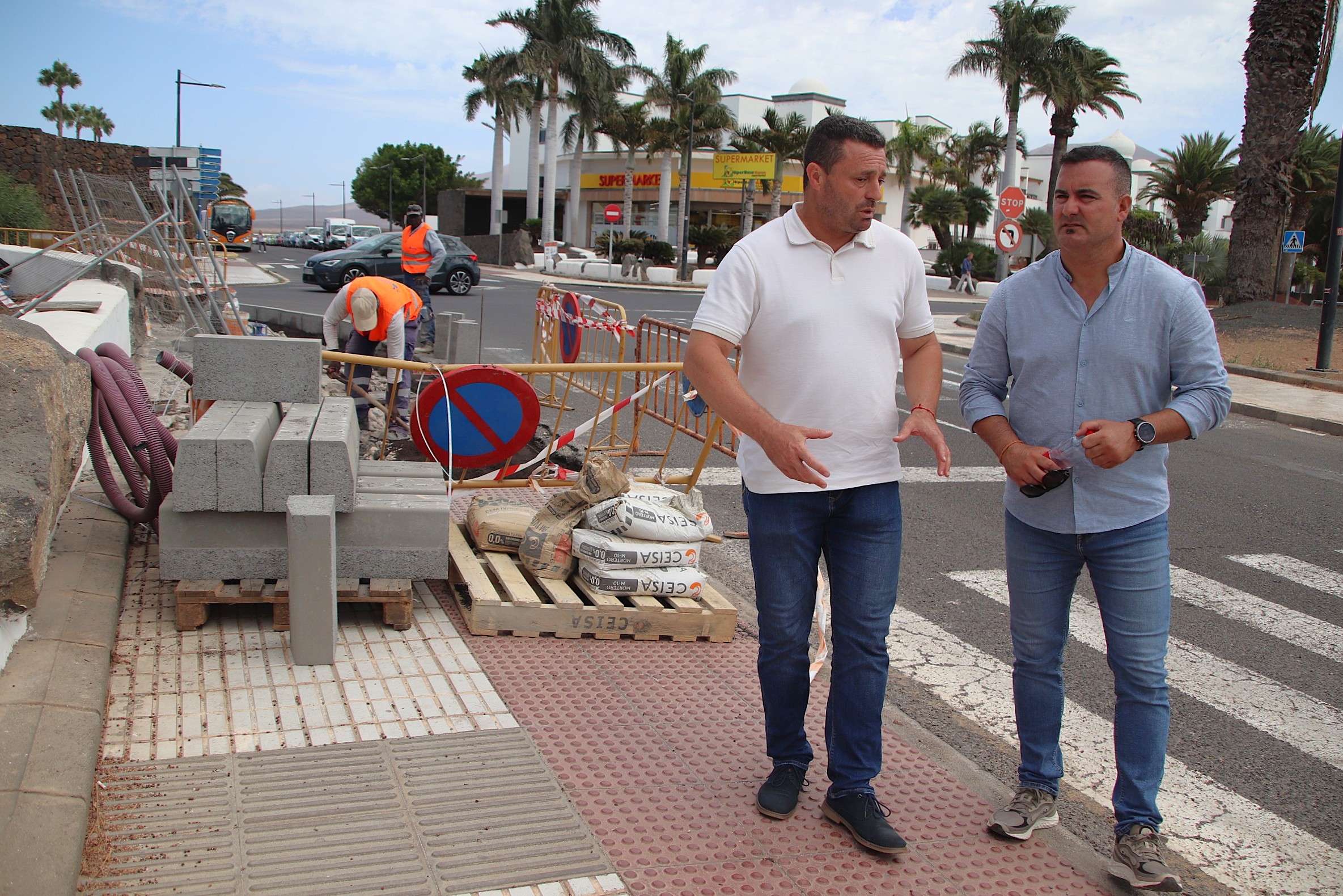 Las obras comienzan el lunes en Playa de Afre y obligarán a realizar cortes temporales de tráfico