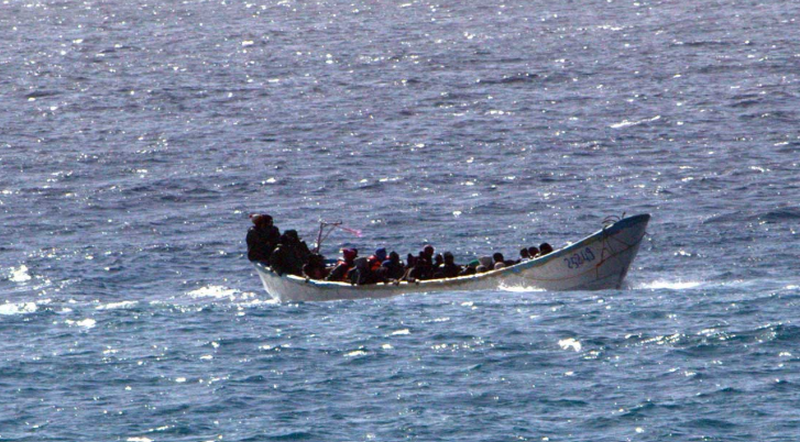 Llega una patera m&aacute;s en un septiembre que deja 13 cayucos y casi 800 inmigrantes arribados