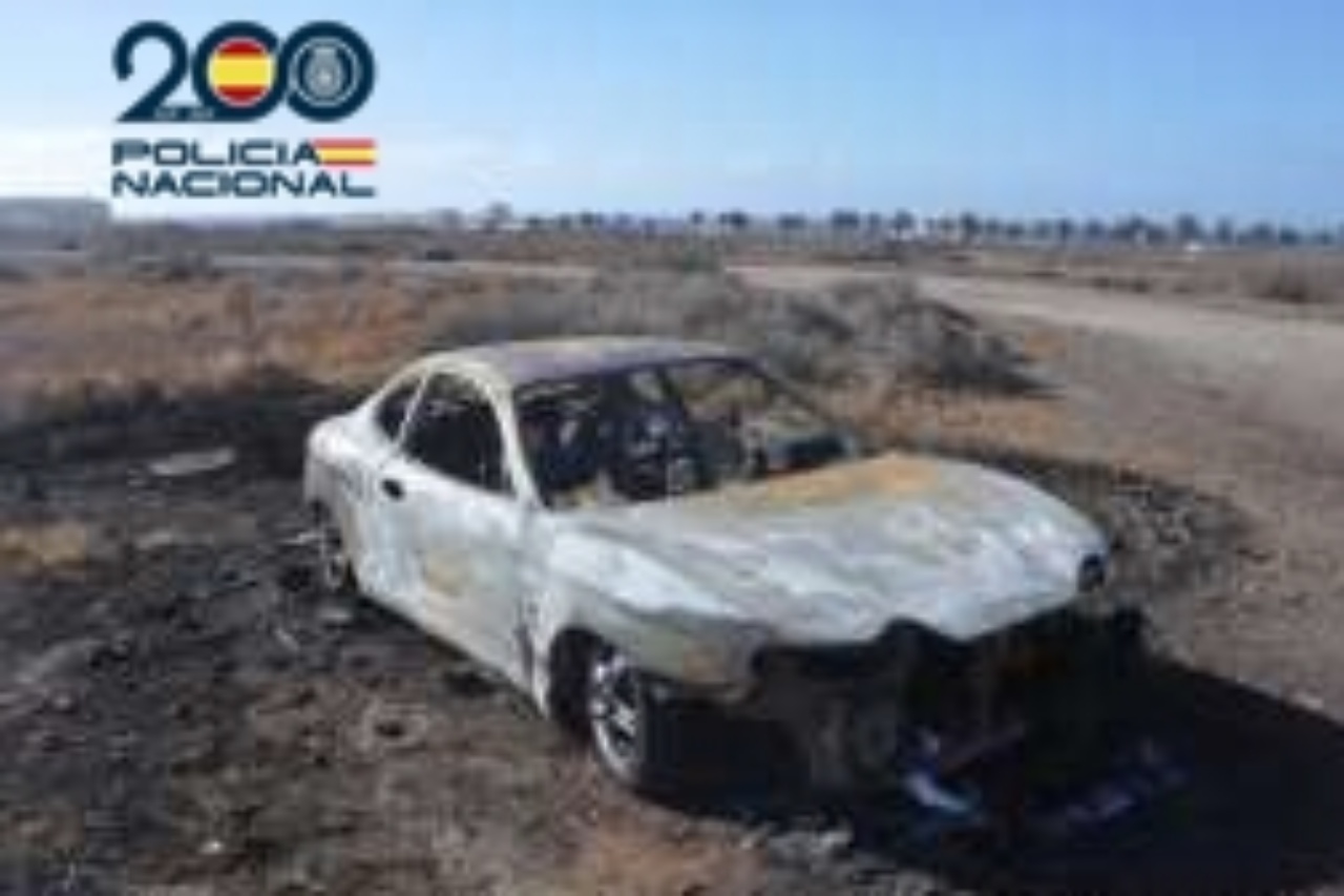 Se le atribuyen tres episodios registrados durante las madrugadas del 2, 3 y 4 de junio, en los que resultaron afectados 14 vehículos y 13 contenedores Se le atribuyen tres episodios registrados durante las madrugadas del 2, 3 y 4 de junio, en los que resultaron afectados 14 vehículos y 13 contenedores