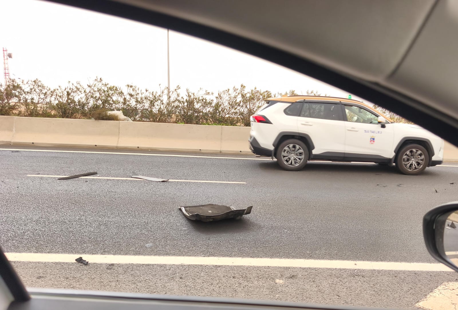 Los vehículos se ven obligados a circular con precaución por la circunvalación Los vehículos se ven obligados a circular con precaución por la circunvalación