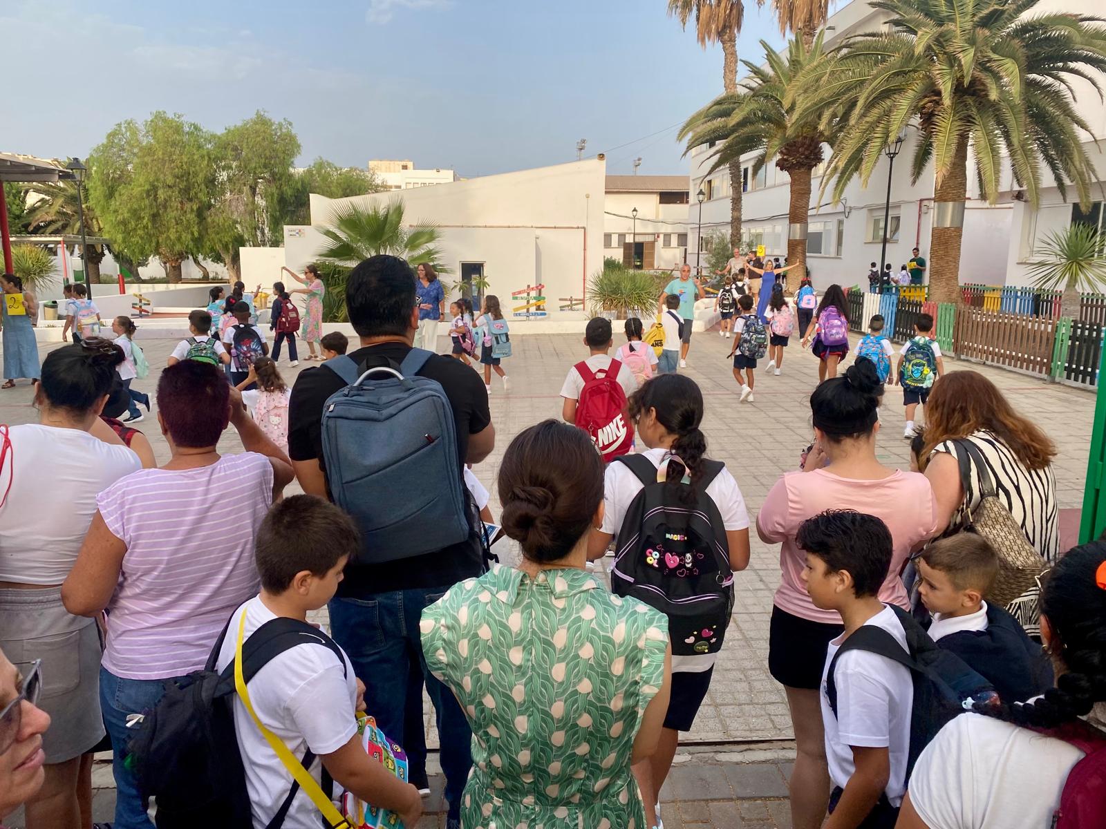 Se acabaron las vacaciones: miles de ni&ntilde;os vuelven al cole en Lanzarote