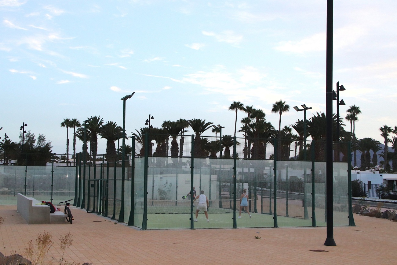 El proyecto actuará sobre las pistas de tenis, pádel y multideporte e incorporará nuevas zonas de sombra El proyecto actuará sobre las pistas de tenis, pádel y multideporte e incorporará nuevas zonas de sombra