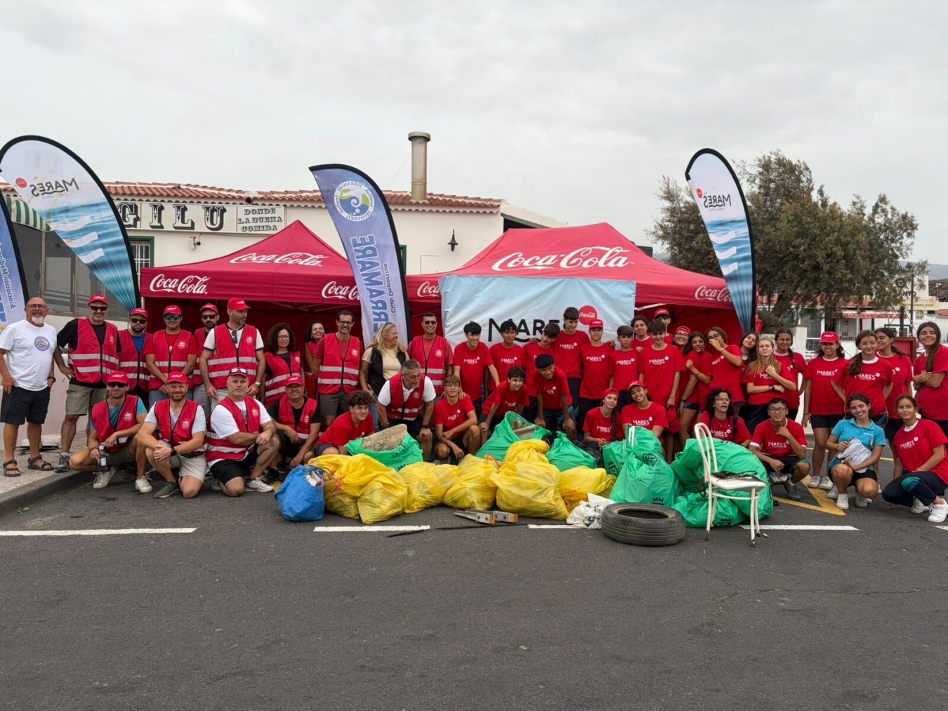 La jornada de limpieza celebrada en Arico permitió recoger y clasificar los desechos encontrados en el litoral La jornada de limpieza celebrada en Arico permitió recoger y clasificar los desechos encontrados en el litoral