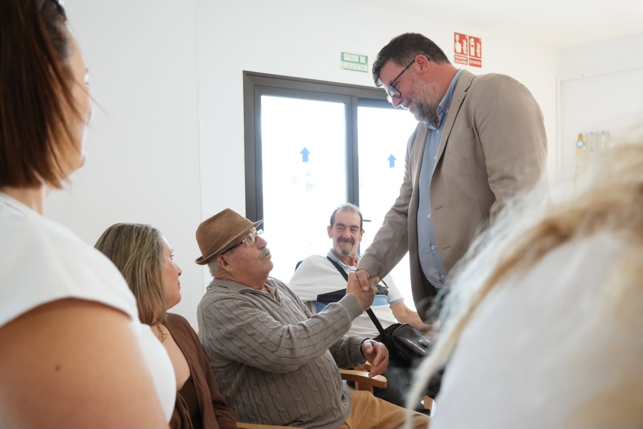 El Ayuntamiento licita un servicio de ayuda a domicilio con 10.000 horas anuales de atención para unos 65 beneficiarios El Ayuntamiento licita un servicio de ayuda a domicilio con 10.000 horas anuales de atención para unos 65 beneficiarios