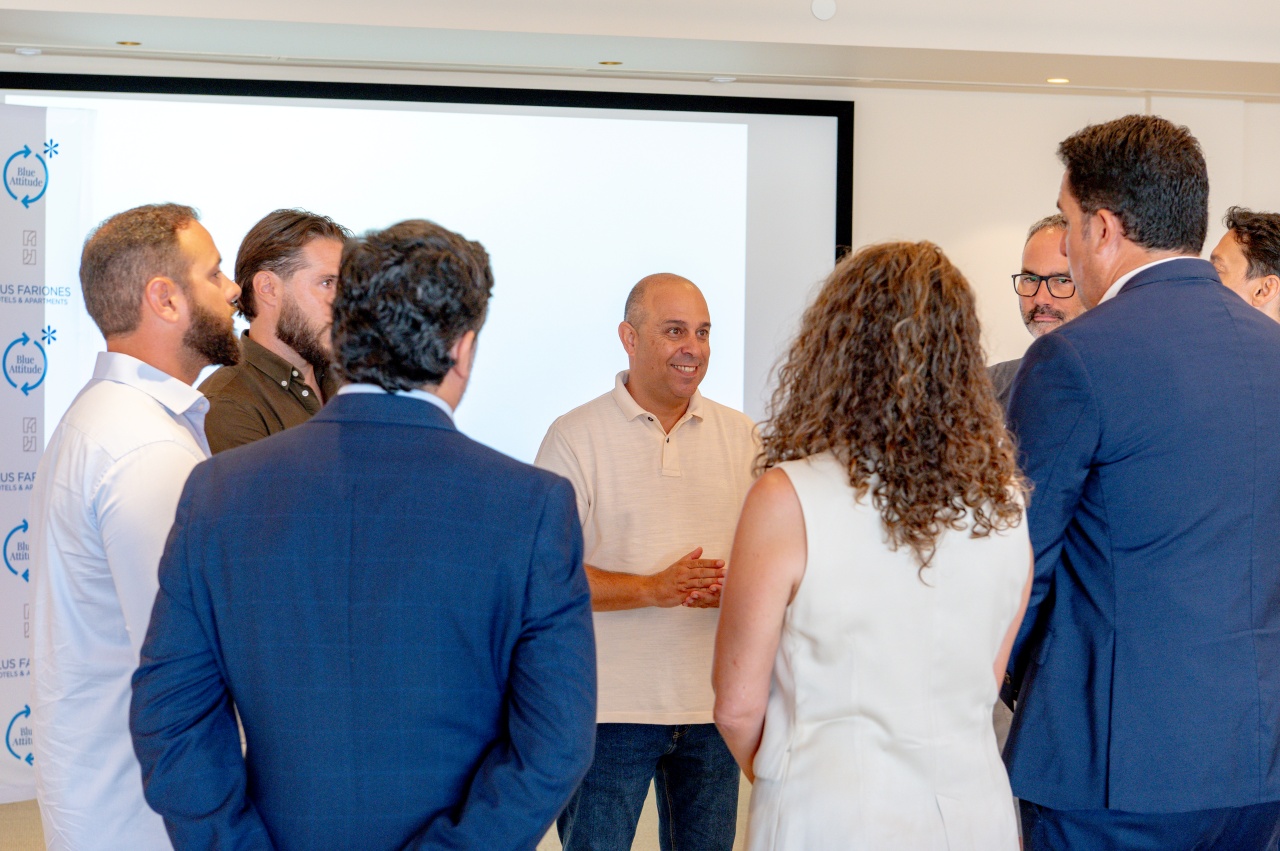 La empresa conejera apoyará económicamente el fútbol base rojillo para dar estabilidad al proyecto y potenciar el talento local La empresa conejera apoyará económicamente el fútbol base rojillo para dar estabilidad al proyecto y potenciar el talento local
