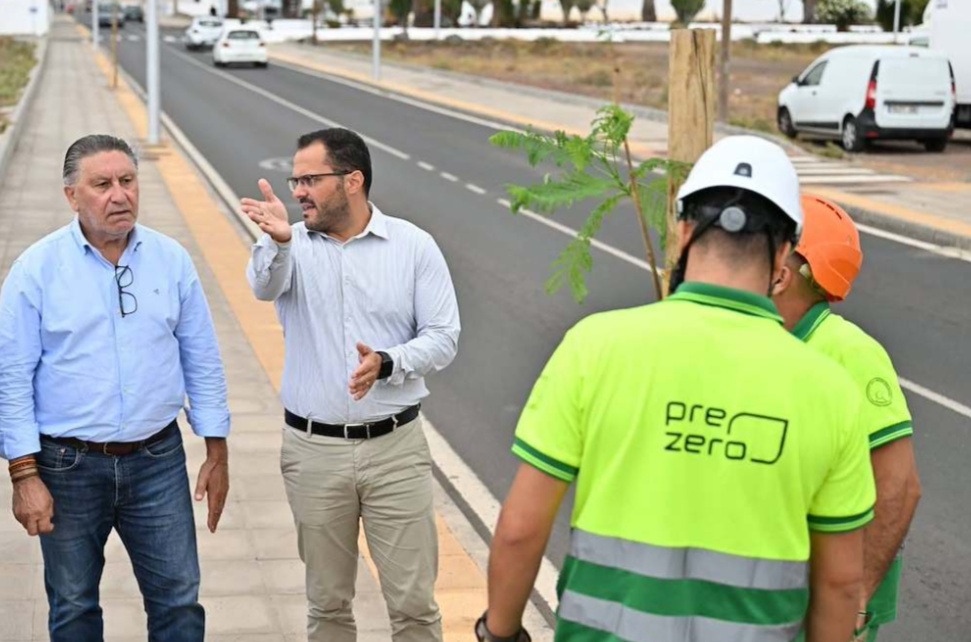 El Ayuntamiento busca renovar la imagen de los barrios con mobiliario urbano uniforme y más espacios verdes El Ayuntamiento busca renovar la imagen de los barrios con mobiliario urbano uniforme y más espacios verdes