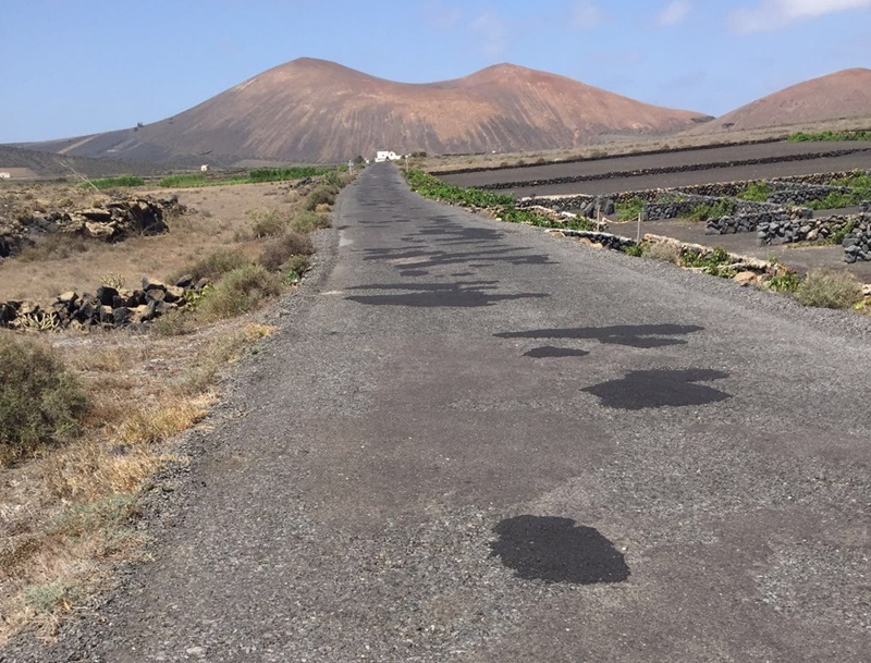 Imagen del deterioro que sufre actualmente la vía