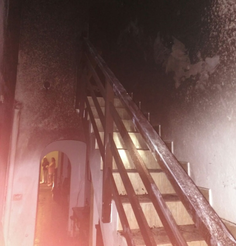 La escalera del inmueble fue una de las zonas más afectadas