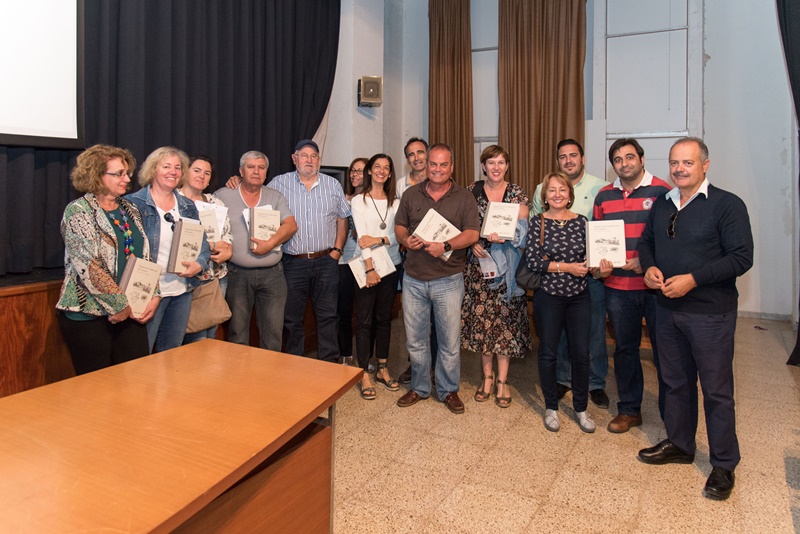 Entrega de ejemplares a los distintos centros educativos de la isla