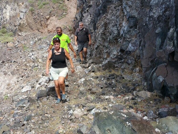 La pareja fue acompañada sana y salva hasta Famara