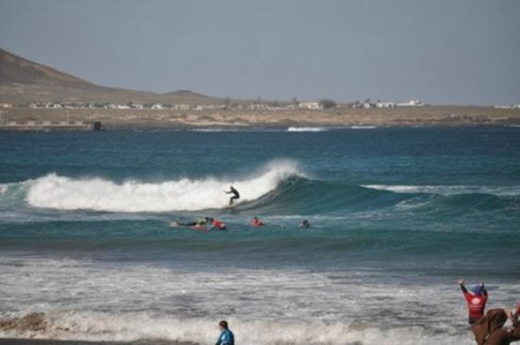 Surfistas en La Santa, Lanzarote