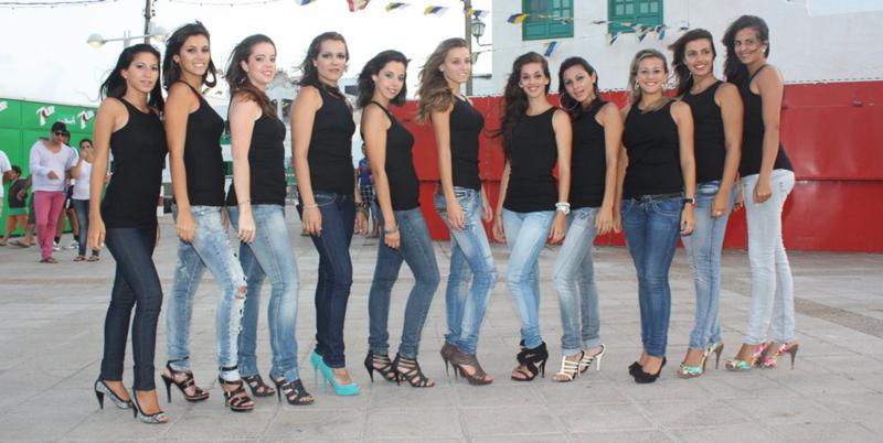 Las once candidatas a Miss Caleta de Famara 2010.