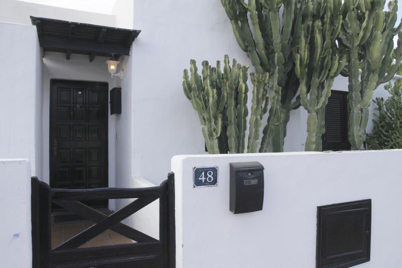 La víctima fue sorprendida en la puerta de su vivienda.