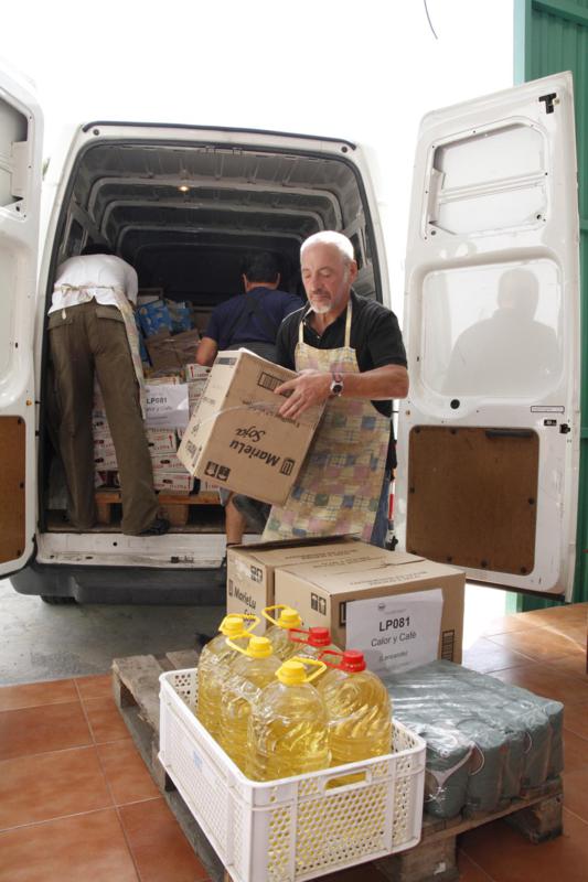 El Banco descargó este viernes 1.500 kilos de alimentos en Calor y Café.