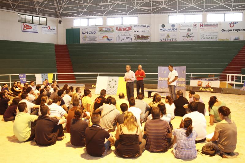 Paulino Rivero reunido este domingo con las nuevas generaciones de CC en Tinajo.
