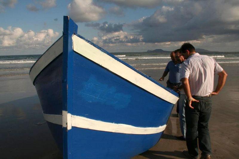 La patera localizada este domingo en la zona del Faro de Pechiguera.
